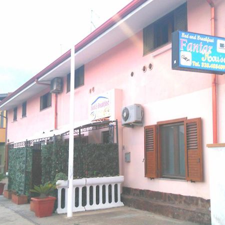 B&B Fantar House Carbonia Esterno foto