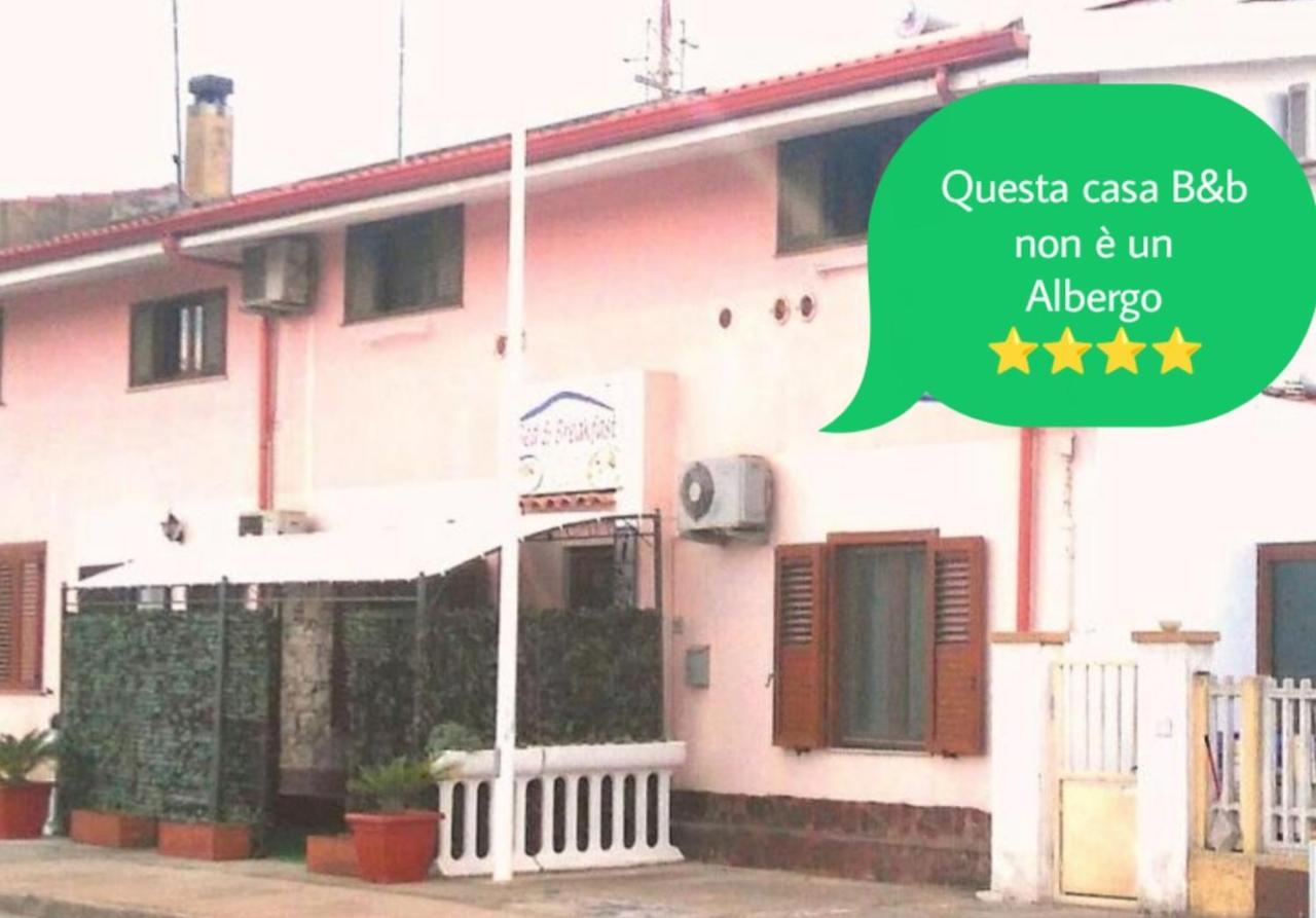 B&B Fantar House Carbonia Esterno foto