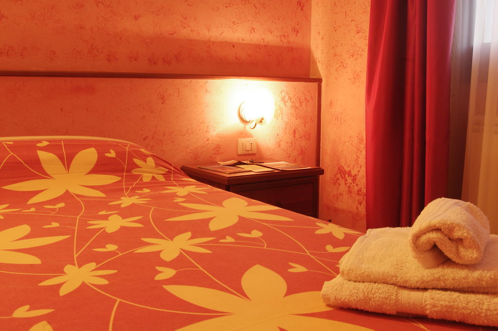 B&B Fantar House Carbonia Camera foto
