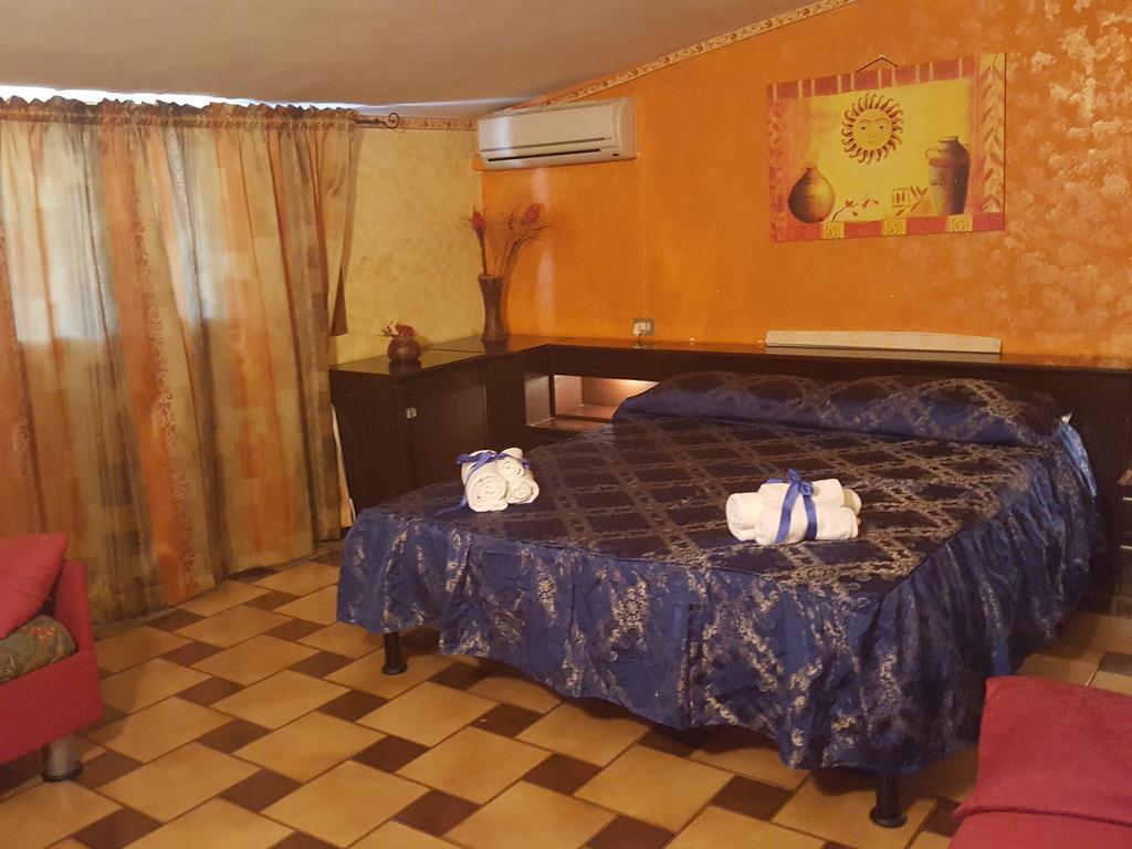 B&B Fantar House Carbonia Esterno foto