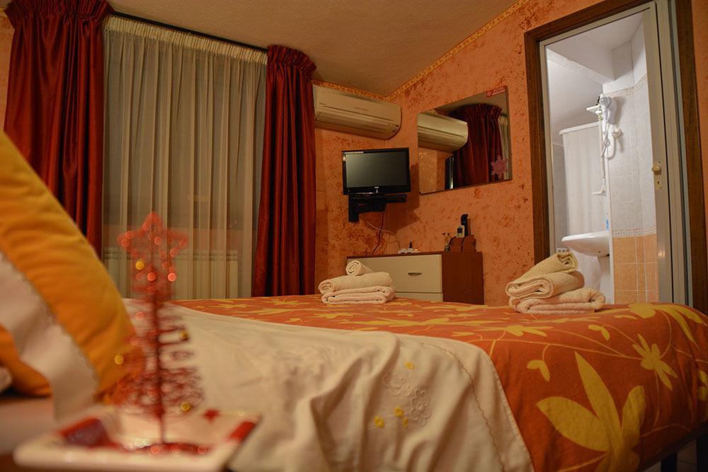 B&B Fantar House Carbonia Esterno foto