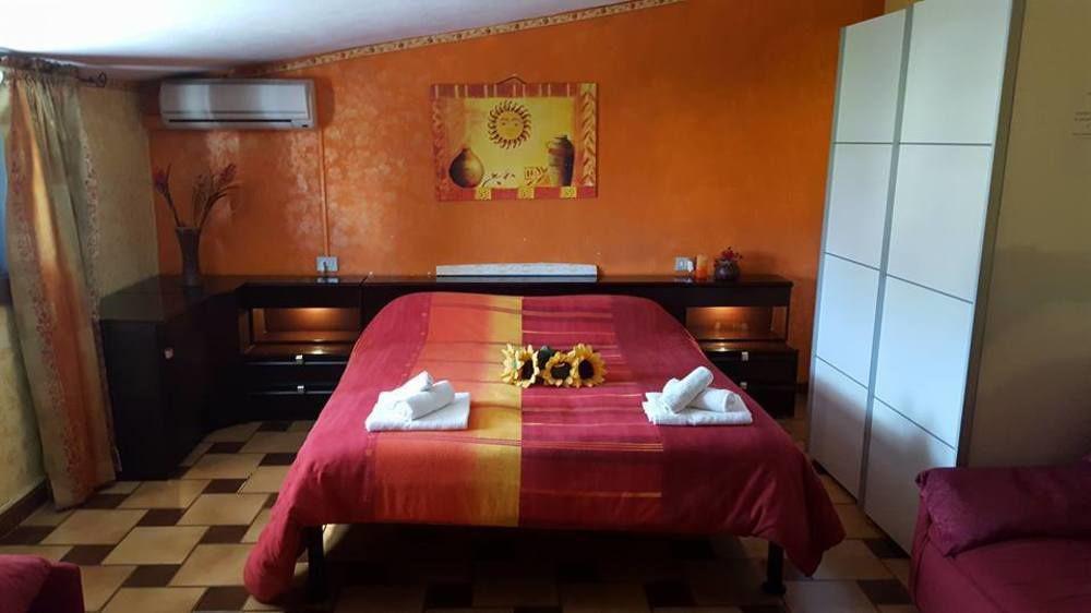 B&B Fantar House Carbonia Esterno foto